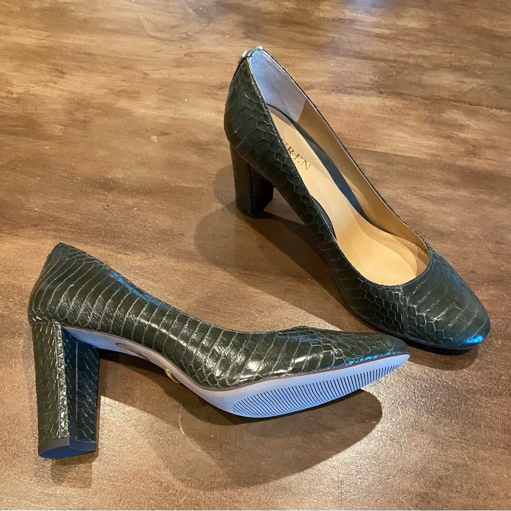 Ralph Lauren pumps olive crocodile 9.5